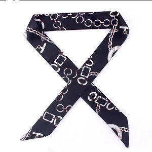 3️⃣3/25 Bag twilly, multipurpose head/neck scarf